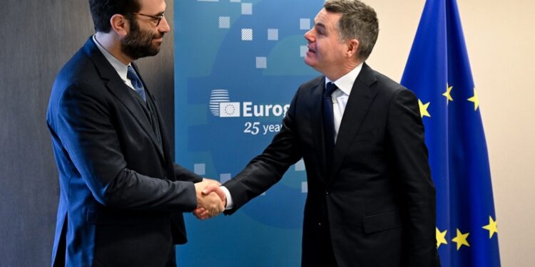 El ministro Carlos Cuerpo destaca la posición privilegiada de la economía española en su primera reunión en el Eurogrupo