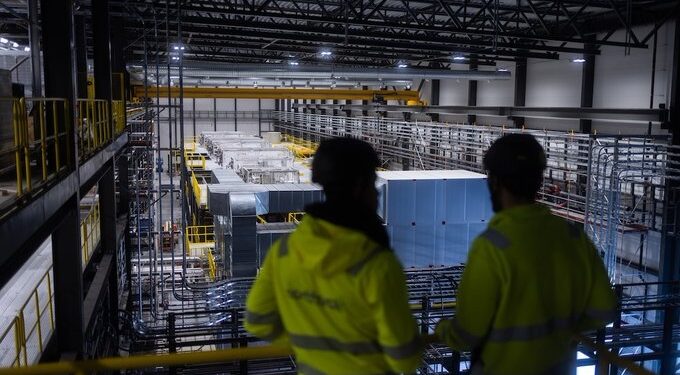 La UE apoya con 392 millones la primera gigafábrica europea de producción de baterías circulares