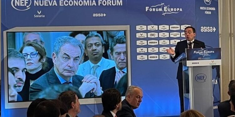 Albares adelanta que los 27 debatirán el lunes sobre una misión puramente europea en el Mar Rojo