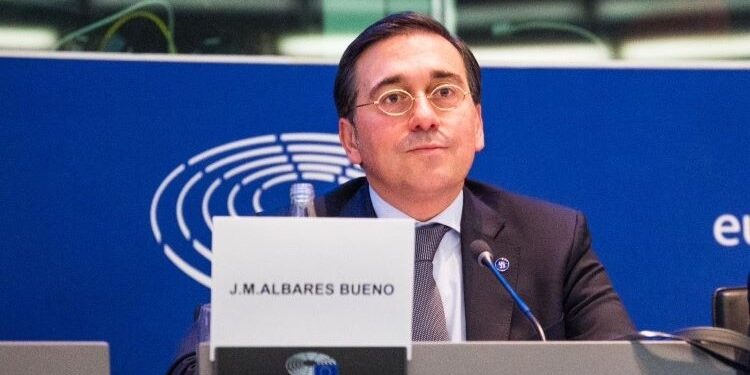 Albares inicia una gira por Oriente Próximo para impulsar la solución de dos Estados respaldada por la UE