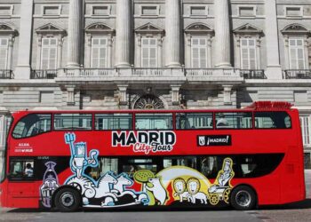 Conductores de autobuses turísticos: el Consejo y el Parlamento llegan a un acuerdo para mejorar las condiciones laborales
