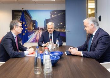 Reynders logra de Bolaños y González Pons un