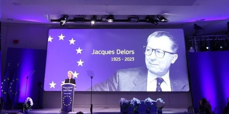 La UE homenajea a Delors en vísperas de una cumbre crucial para el compromiso europeo con Ucrania
