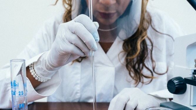 Las mujeres representan un 41% del empleo total en ciencia e ingeniería