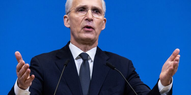 Stoltenberg responde  a Trump: No debemos socavar la credibilidad disuasoria de la OTAN»