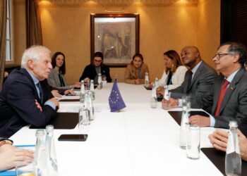 Petro quiere que la Cumbre de Colombia CELAC-UE de 2025 se centre en el cambio climático y la guerra