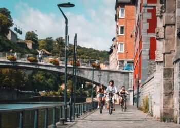 Los ministros europeos se reúnen para apoyar una transición del turismo más sostenible e innovadora