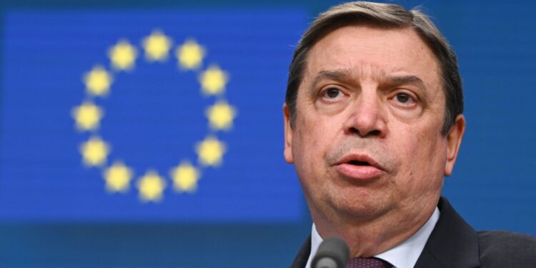 Planas insiste en la urgencia de recuperar la confianza de agricultores y ganaderos