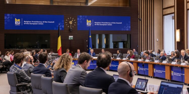 Los ministros de Movilidad y Empleo afrontan el dumping social y la competencia desleal