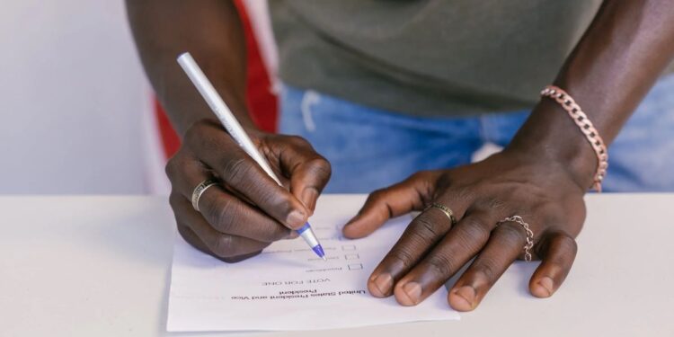 El Parlamento aprueba una normativa con el objetivo de mejorar la publicidad política