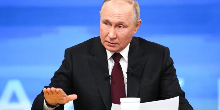 Putin amenaza con armas nucleares si la OTAN envía topas a Ucrania