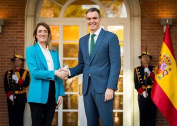 Roberta Metsola se reúne con Pedro Sánchez en La Moncloa