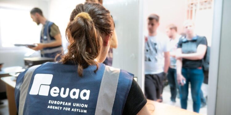 La UE recibió más de 1,1 millones de solicitudes de asilo en 2023