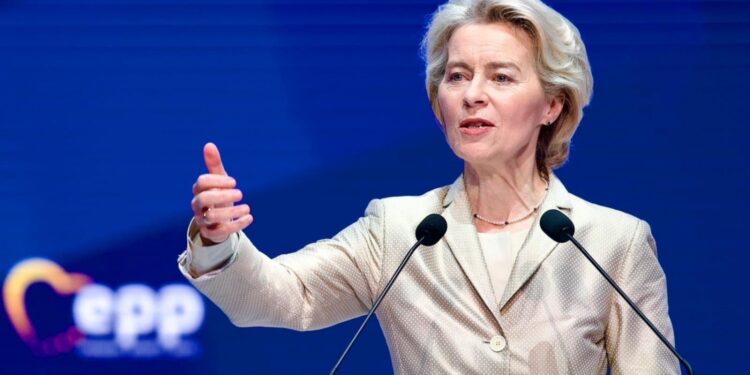 Von der Leyen, más cerca de un segundo mandato tras ser elegida por el PPE como cabeza de lista
