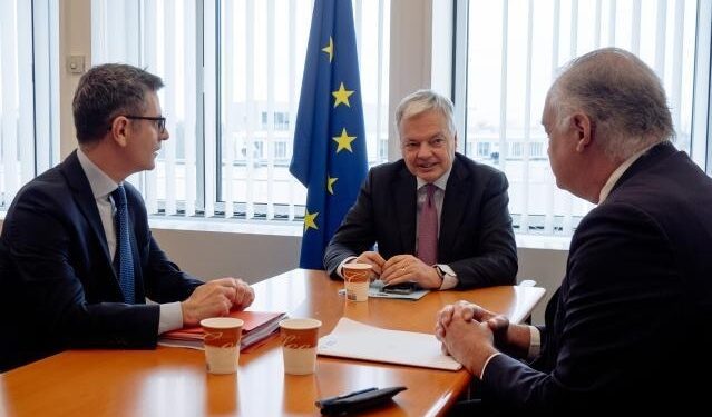 La reunión para desbloquear el CGPJ concluye sin acuerdo y se programa un cuarto encuentro en Madrid