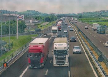 El Parlamento da luz verde a la normativa Euro 7 para reducir las emisiones del transporte por carretera