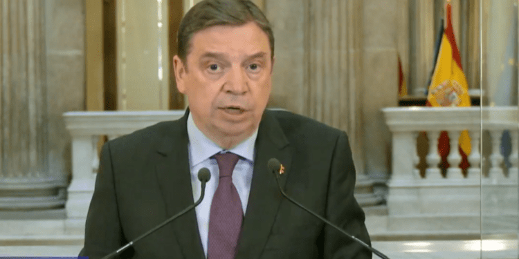 Planas reclama a la UE medidas para respaldar a los agricultores y ganaderos europeos