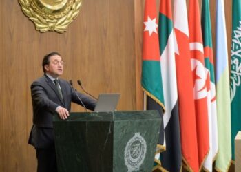 Albares pide en El Cairo una iniciativa conjunta UE-Liga Árabe en favor de la conferencia de paz
