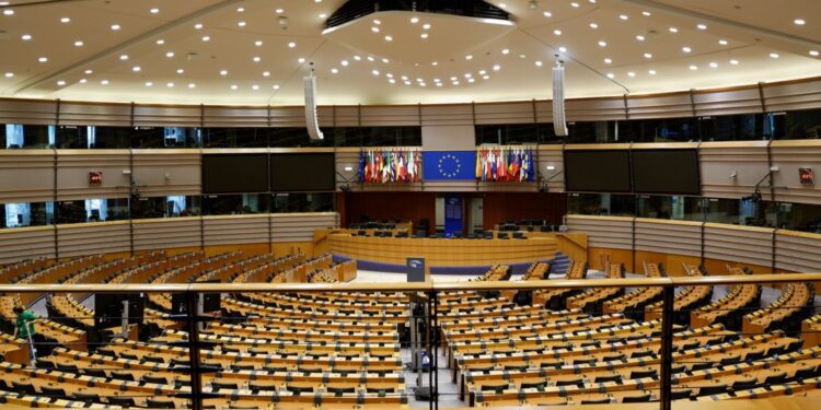 Donohoe presenta un informe previo a la Cumbre del Euro sobre las labores recientes del Eurogrupo