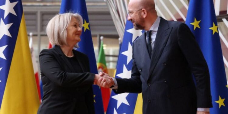 El Consejo Europeo acuerda iniciar negociaciones de adhesión con Bosnia y Herzegovina
