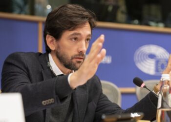 Adrián Vázquez dimite tras la falta de acuerdo entre PP y Cs para las elecciones