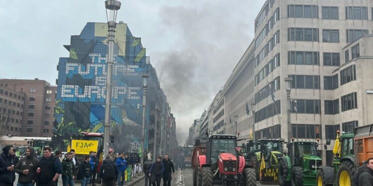 Bruselas vive una nueva oleada de protestas en pleno Consejo de Agricultura