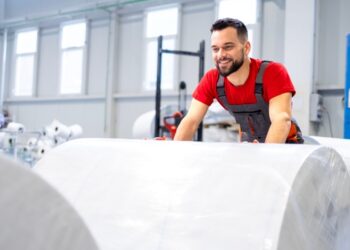 Los trabajadores de la industria del papel aumentan un 10,9% entre 2012 y 2022