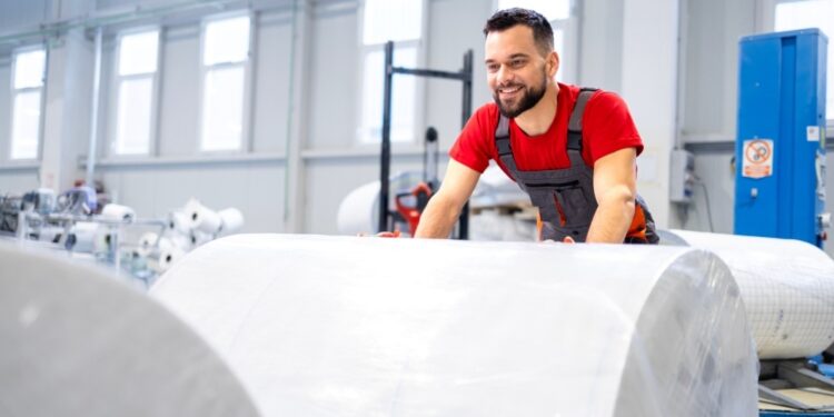 Los trabajadores de la industria del papel aumentan un 10,9% entre 2012 y 2022