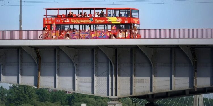 Se aprueban nuevas leyes para mejorar las condiciones de los conductores de autobuses turísticos