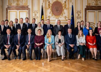 23 Estados miembros y la Comisión firman una Carta Solar Europea