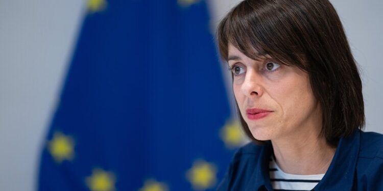 Estíbaliz Urresola: «El peligro y la virtud de las etiquetas es que pueden servir para nombrar algo que ha estado ausente en el discurso hegemónico»