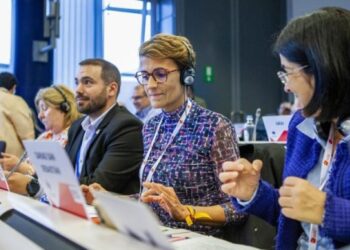 Navarra, Asturias, Extremadura y Canarias piden garantizar los derechos de los niños en riesgo de exclusión social