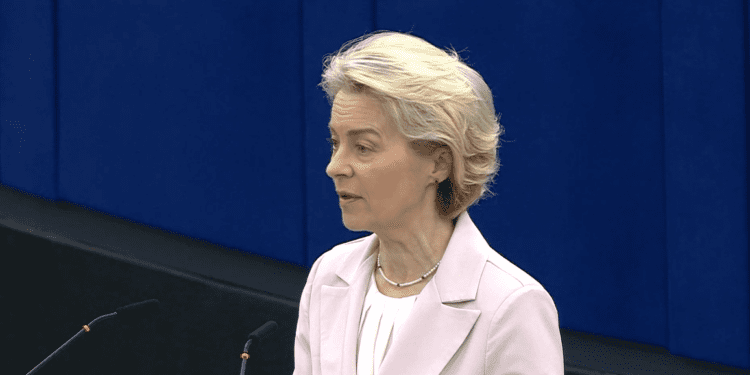 Von der Leyen: Hemos aprobado más de 550.000 millones de euros para reforzar el uso de energía limpia.