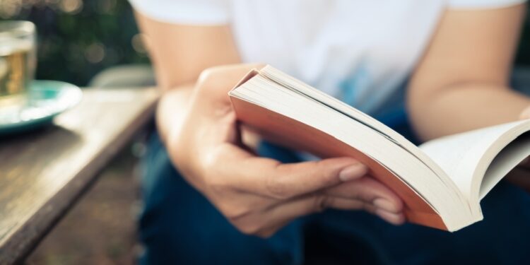 En 2023 los ciudadanos de la UE seguían prefiriendo comprar libros en formato impreso que en digital