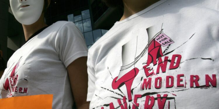 El Parlamento refuerza la normativa contra la trata de seres humanos para proteger a las víctimas