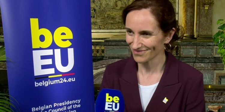 Mónica García propone eliminar en España las jornadas de 24 horas, siguiendo el ejemplo de otros países de la UE