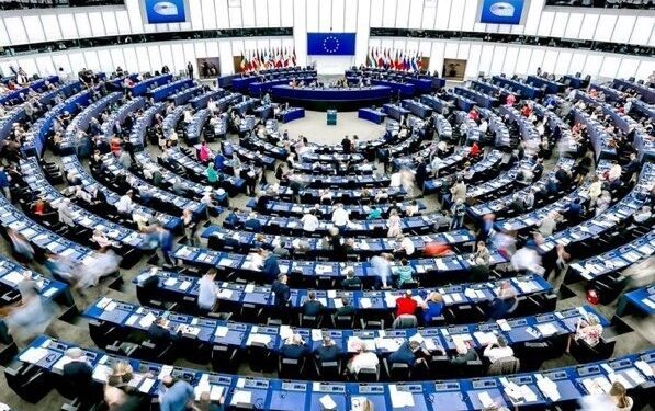 El Parlamento denuncia  violaciones de derechos humanos en Azerbaiyán, Gambia y Hong Kong