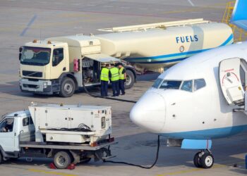 Comisión y consumidores inician medidas contra 20 compañías aéreas por blanqueo ecológico