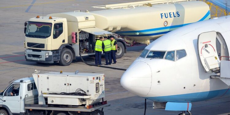 Comisión y consumidores inician medidas contra 20 compañías aéreas por blanqueo ecológico