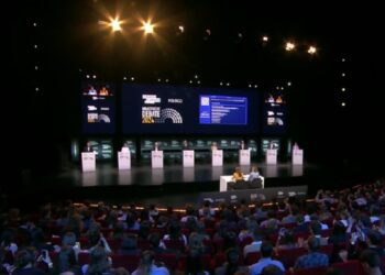 Von der Leyen blanco de las críticas de la izquierda y la extrema derecha en el debate con los candidatos a presidir la Comisión