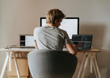 La comisión lanza consulta sobre el teletrabajo justo y derecho a desconexción