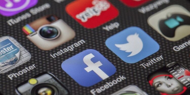 La Comisión pide información a X sobre sus medios para moderar contenido en su plataforma