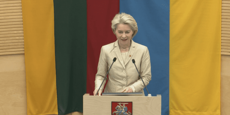 Von der Leyen: «La solidaridad de Lituania es un ejemplo de inspiración para la UE»