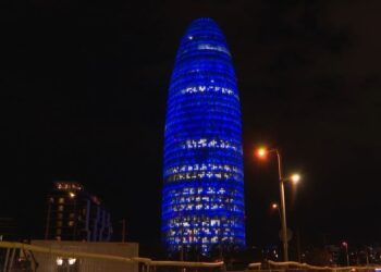 Más de 60 ciudades europeas iluminan sus monumentos más destacados con motivo de las elecciones 2024