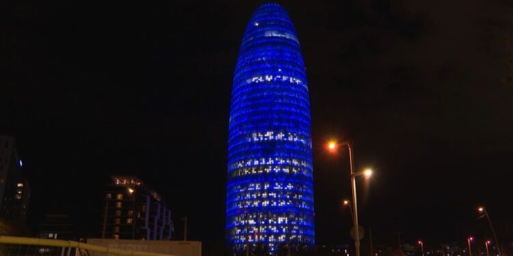 Más de 60 ciudades europeas iluminan sus monumentos más destacados con motivo de las elecciones 2024