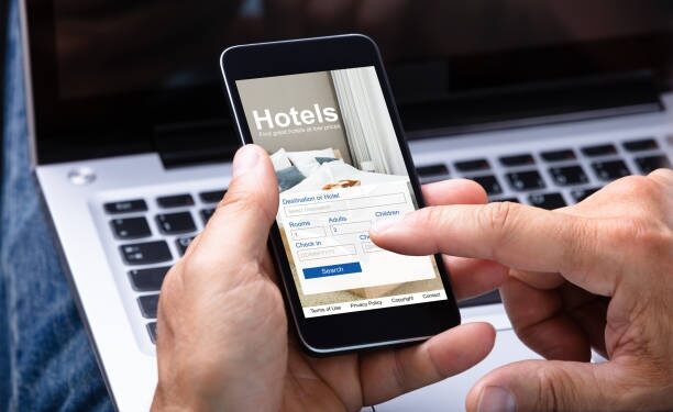 La Comisión nombra a Booking como gatekeeper e investiga a X por sus servicios en línea