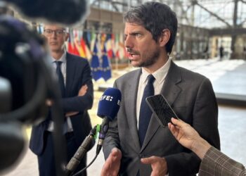 Ernest Urtasun apoya a la Comisión en exigir que se respete el uso de la bandera europea en Eurovisión