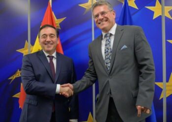 Albares, Cameron y efcovic aseguran que el acuerdo está más cerca pero no hay un plazo