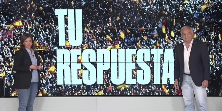 El PP renuncia al azul para convertirse en el partido multicolor de la multitud en su campaña para las europeas