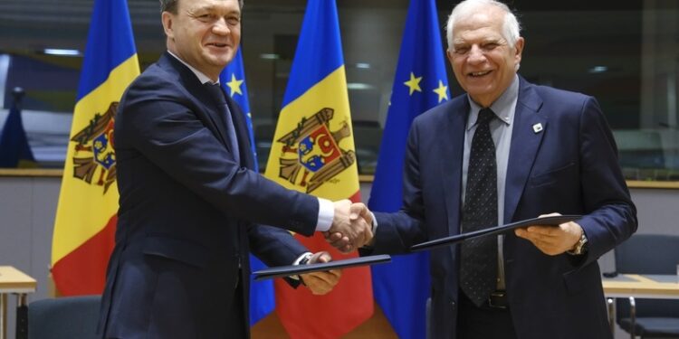 Borrell asegura que las relaciones entre la UE y Moldavia «nunca han sido más estrechas»